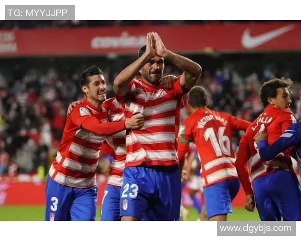 格拉纳达主场迎战巴塞罗那双方争夺西甲积分榜关键战役 格拉纳达主场迎战巴塞罗那双方争夺西甲积分榜关键战役